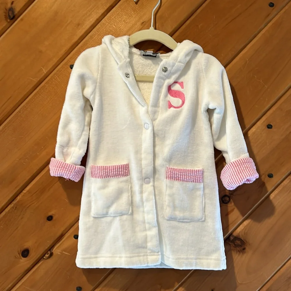 Babygirl “S” embroidered mudpie white pink robe